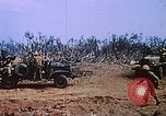 Standbild Artillerie Beschuss Iwo Jima, 1945, aus Sekunde 41 historischem Filmmaterial Videoclip 65675029326