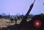 Standbild Artillerie Beschuss Iwo Jima, 1945, aus Sekunde 47 historischem Filmmaterial Videoclip 65675029326