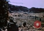 Standbild Artillerie Beschuss Iwo Jima, 1945, aus Sekunde 57 historischem Filmmaterial Videoclip 65675029326