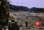 Standbild Artillerie Beschuss Iwo Jima, 1945, aus Sekunde 60 historischem Filmmaterial Videoclip 65675029326