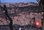 Standbild Flammenwerfer Iwo Jima, 1945, aus Sekunde 7 historischem Filmmaterial Videoclip 65675029327