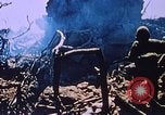 Standbild Flammenwerfer Iwo Jima, 1945, aus Sekunde 20 historischem Filmmaterial Videoclip 65675029327