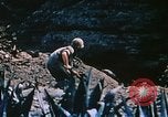 Standbild Flammenwerfer Iwo Jima, 1945, aus Sekunde 27 historischem Filmmaterial Videoclip 65675029327