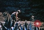 Standbild Flammenwerfer Iwo Jima, 1945, aus Sekunde 29 historischem Filmmaterial Videoclip 65675029327