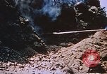Standbild Flammenwerfer Iwo Jima, 1945, aus Sekunde 46 historischem Filmmaterial Videoclip 65675029327