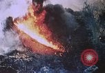 Standbild Flammenwerfer Iwo Jima, 1945, aus Sekunde 54 historischem Filmmaterial Videoclip 65675029327