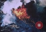 Standbild Flammenwerfer Iwo Jima, 1945, aus Sekunde 55 historischem Filmmaterial Videoclip 65675029327