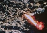 Standbild Flammenwerfer Iwo Jima, 1945, aus Sekunde 57 historischem Filmmaterial Videoclip 65675029327