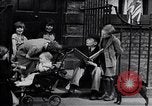 Standbild Slums in England Hong Kong Hafen und Drogen Vereinigtes Königreich, 1937, aus Sekunde 15 historischem Filmmaterial Videoclip 65675029409