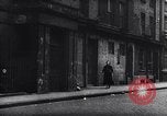 Standbild Slums in England Hong Kong Hafen und Drogen Vereinigtes Königreich, 1937, aus Sekunde 60 historischem Filmmaterial Videoclip 65675029409