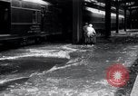 Standbild Hauptwasserleitung platzt Chicago Illinois USA, 1936, aus Sekunde 15 historischem Filmmaterial Videoclip 65675029431