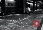 Standbild Hauptwasserleitung platzt Chicago Illinois USA, 1936, aus Sekunde 18 historischem Filmmaterial Videoclip 65675029431