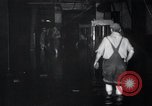 Standbild Hauptwasserleitung platzt Chicago Illinois USA, 1936, aus Sekunde 46 historischem Filmmaterial Videoclip 65675029431