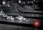 Immagine di Bowling New York United States USA, 1937, secondo 52 filmato di repertorio 65675029443