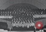 Standbild Ostern feiern Hollywood Los Angeles California USA, 1937, aus Sekunde 19 historischem Filmmaterial Videoclip 65675029448
