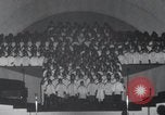 Standbild Ostern feiern Hollywood Los Angeles California USA, 1937, aus Sekunde 20 historischem Filmmaterial Videoclip 65675029448