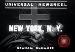 Standbild Ostern fashion parade New York United States USA, 1937, aus Sekunde 1 historischem Filmmaterial Videoclip 65675029450