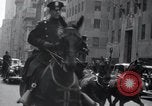 Standbild Ostern fashion parade New York United States USA, 1937, aus Sekunde 13 historischem Filmmaterial Videoclip 65675029450