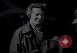 Image Amelia Earhart enregistrement vol solo Oakland California USA, 1935, de la seconde 16 séquences d'archives historiques vidéo 65675029459