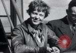 Image Amelia Earhart enregistrement vol solo Oakland California USA, 1935, de la seconde 22 séquences d'archives historiques vidéo 65675029459