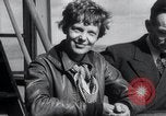 Image Amelia Earhart enregistrement vol solo Oakland California USA, 1935, de la seconde 25 séquences d'archives historiques vidéo 65675029459