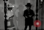 Immagine di Sera mini abiti Parigi Francia, 1967, secondo 8 filmato di repertorio 65675029473