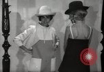 Immagine di Sera mini abiti Parigi Francia, 1967, secondo 22 filmato di repertorio 65675029473