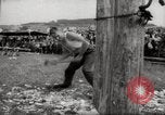 Immagine di Tree-chopping e concorsi di sezionatura Baviera Germania, 1967, secondo 11 filmato di repertorio 65675029474