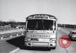 Immagine di Viste dal bus in movimento di Little Rock Arkansas Little Rock Arkansas USA, 1963, secondo 7 filmato di repertorio 65675029476