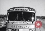 Immagine di Viste dal bus in movimento di Little Rock Arkansas Little Rock Arkansas USA, 1963, secondo 12 filmato di repertorio 65675029476