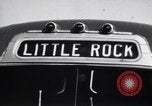 Immagine di Viste dal bus in movimento di Little Rock Arkansas Little Rock Arkansas USA, 1963, secondo 19 filmato di repertorio 65675029476