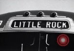 Immagine di Viste dal bus in movimento di Little Rock Arkansas Little Rock Arkansas USA, 1963, secondo 20 filmato di repertorio 65675029476