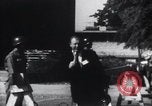 Standbild Arkansas National Guard unter Faubus blockieren Schule Integration Little Rock Arkansas USA, 1957, aus Sekunde 7 historischem Filmmaterial Videoclip 65675029477