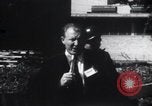 Standbild Arkansas National Guard unter Faubus blockieren Schule Integration Little Rock Arkansas USA, 1957, aus Sekunde 26 historischem Filmmaterial Videoclip 65675029477