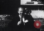 Standbild Arkansas National Guard unter Faubus blockieren Schule Integration Little Rock Arkansas USA, 1957, aus Sekunde 38 historischem Filmmaterial Videoclip 65675029477