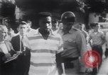 Standbild Arkansas National Guard unter Faubus blockieren Schule Integration Little Rock Arkansas USA, 1957, aus Sekunde 57 historischem Filmmaterial Videoclip 65675029477