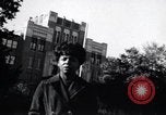 Standbild Central High School 6 Jahre nach der ZUSAmmenführung Little Rock Arkansas USA, 1963, aus Sekunde 55 historischem Filmmaterial Videoclip 65675029479