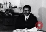 Image Daisy Bates et Ernest vert de Little Rock Nin Little Rock Arkansas USA, 1963, de la seconde 5 séquences d'archives historiques vidéo 65675029485