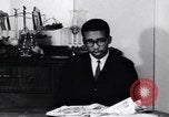 Image Daisy Bates et Ernest vert de Little Rock Nin Little Rock Arkansas USA, 1963, de la seconde 11 séquences d'archives historiques vidéo 65675029485