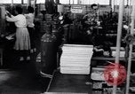 Immagine di La fabbrica della lampadina Little Rock Arkansas USA, 1963, secondo 24 filmato di repertorio 65675029487