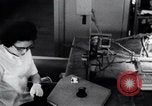 Immagine di La fabbrica della lampadina Little Rock Arkansas USA, 1963, secondo 36 filmato di repertorio 65675029487