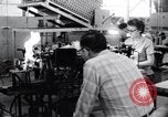 Immagine di La fabbrica della lampadina Little Rock Arkansas USA, 1963, secondo 43 filmato di repertorio 65675029487