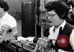 Immagine di La fabbrica della lampadina Little Rock Arkansas USA, 1963, secondo 46 filmato di repertorio 65675029487