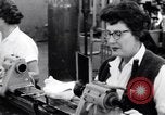 Immagine di La fabbrica della lampadina Little Rock Arkansas USA, 1963, secondo 48 filmato di repertorio 65675029487