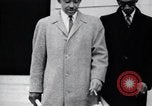 Image des hommes au palais de justice du Comté de Pulaski parler de droits civils Little Rock Arkansas USA, 1963, de la seconde 14 séquences d'archives historiques vidéo 65675029492