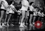 Image cheer leaders Little Rock Arkansas USA, 1963, de la seconde 14 séquences d'archives historiques vidéo 65675029493