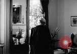 Standbild Ältere weiße Frau befürwortet Integration Little Rock Arkansas USA, 1968, aus Sekunde 17 historischem Filmmaterial Videoclip 65675029498