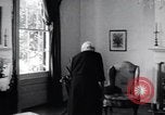 Standbild Ältere weiße Frau befürwortet Integration Little Rock Arkansas USA, 1968, aus Sekunde 19 historischem Filmmaterial Videoclip 65675029498
