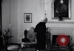 Standbild Ältere weiße Frau befürwortet Integration Little Rock Arkansas USA, 1968, aus Sekunde 23 historischem Filmmaterial Videoclip 65675029498