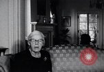 Standbild Ältere weiße Frau befürwortet Integration Little Rock Arkansas USA, 1968, aus Sekunde 59 historischem Filmmaterial Videoclip 65675029498